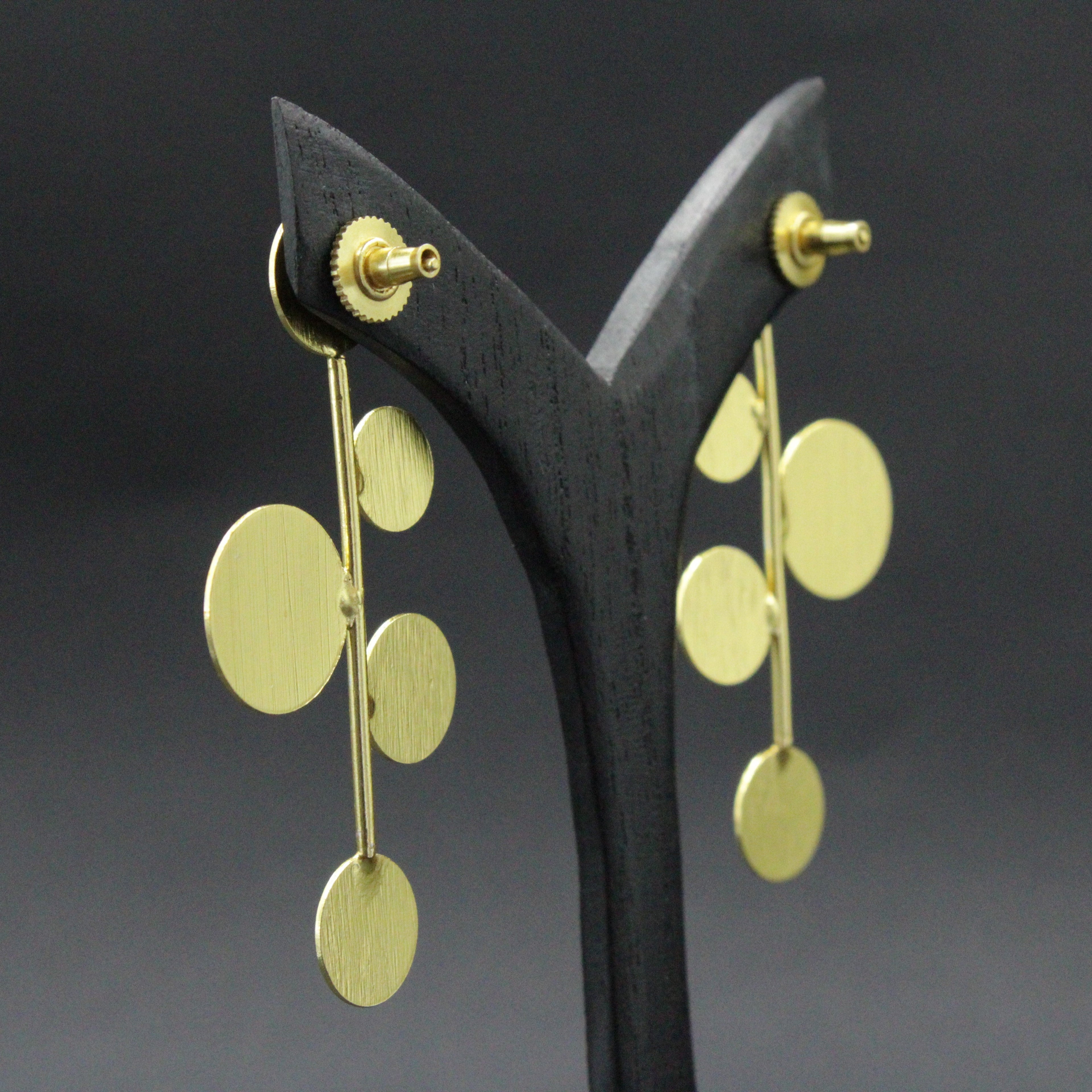 Pendientes DECO bañados en oro - Diseño con carácter