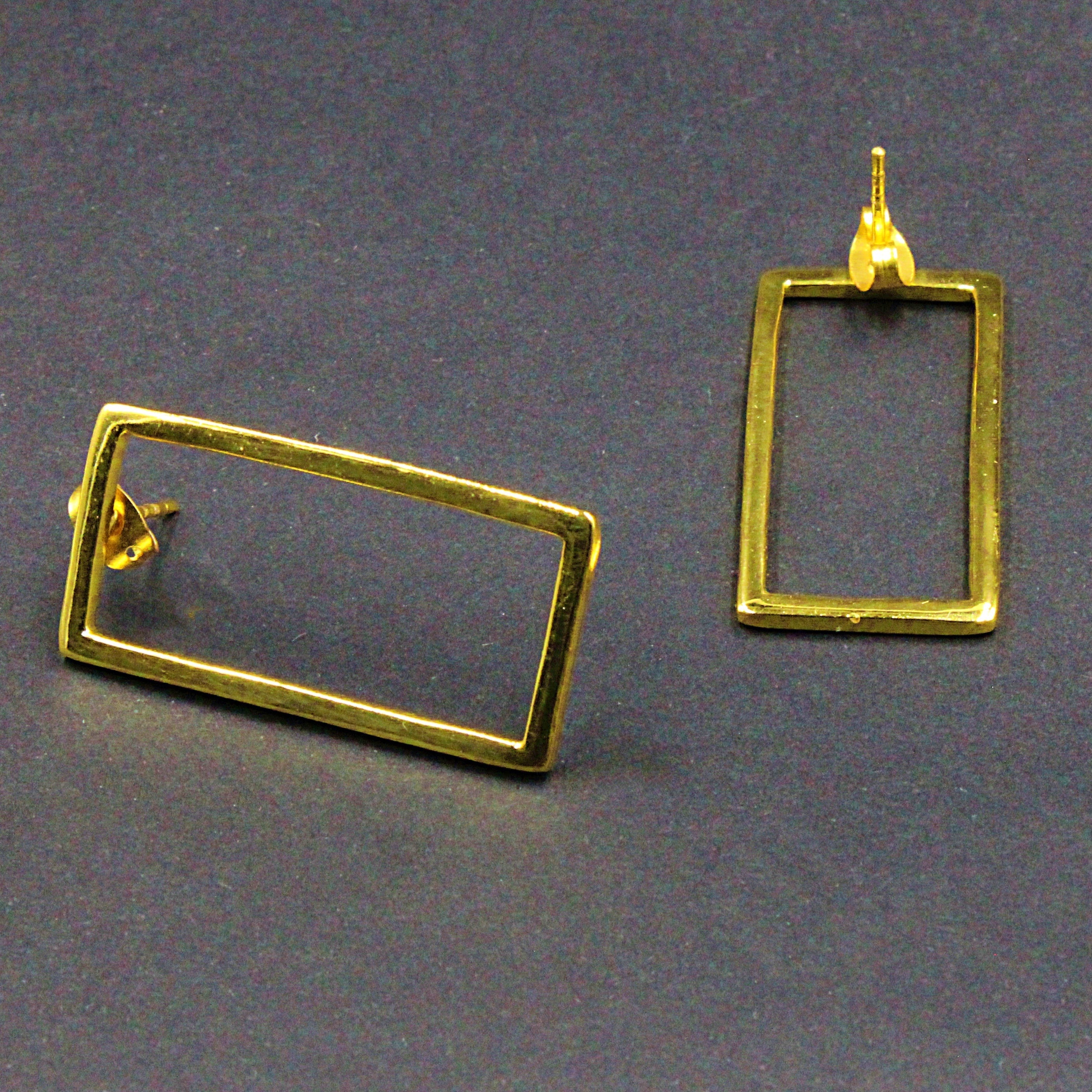 Pendientes SEMPLICE de diseño bañados en oro