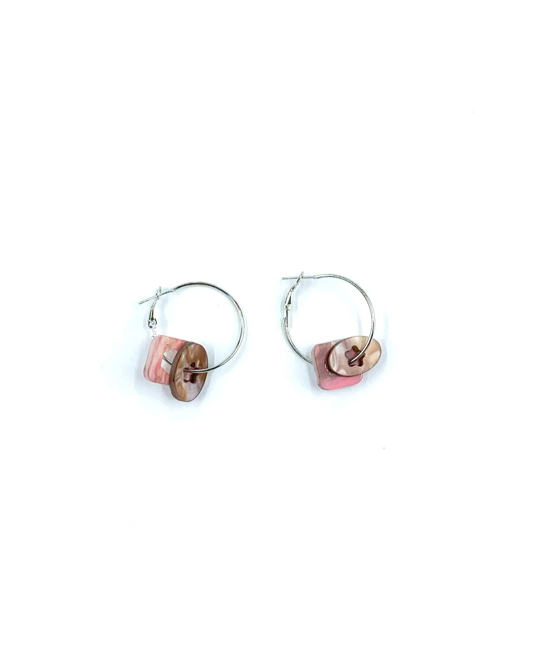 Aros con Encanto: Diseño Único en Rosa y Marrón